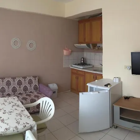 Oeznur Aparthotel *